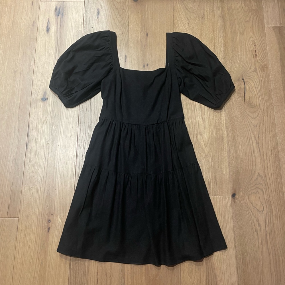 Perfect condition. House of Harlow 1960. Black dress!